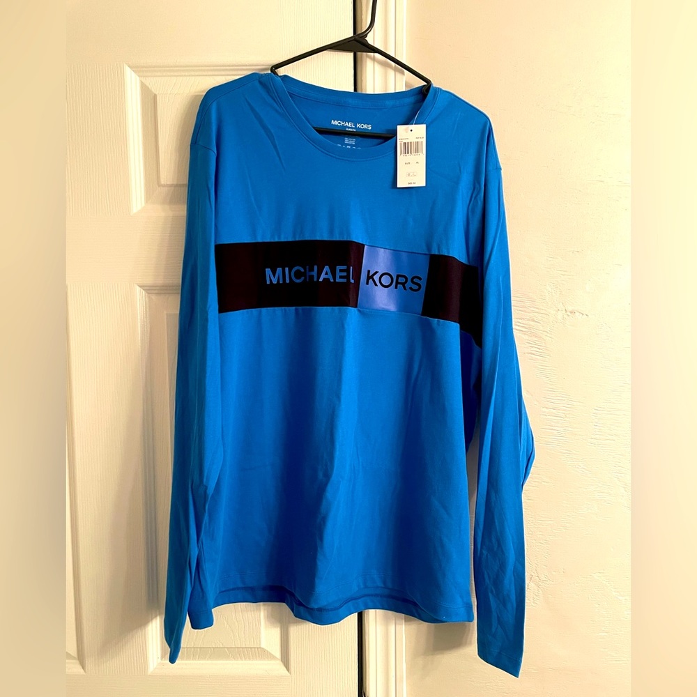 NWT Never worn Men’s Michael Kors Long Shirt